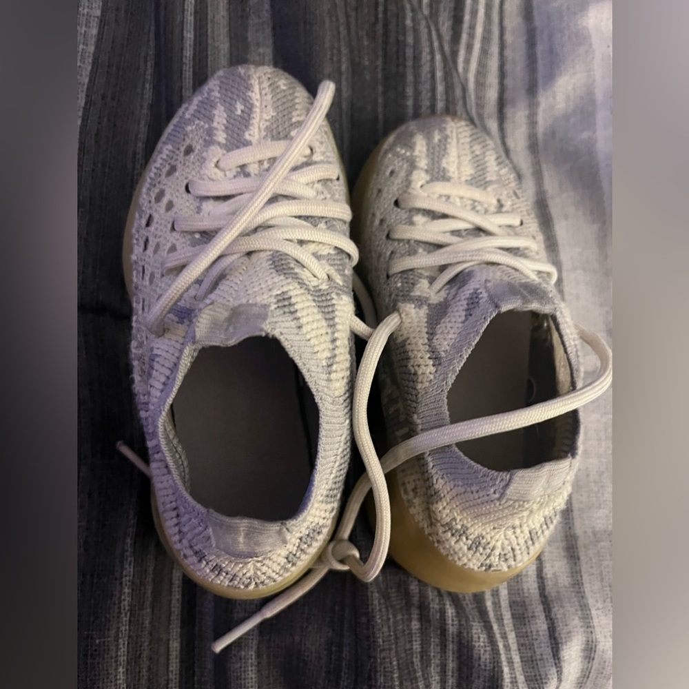 Yeezy toddler size 8c